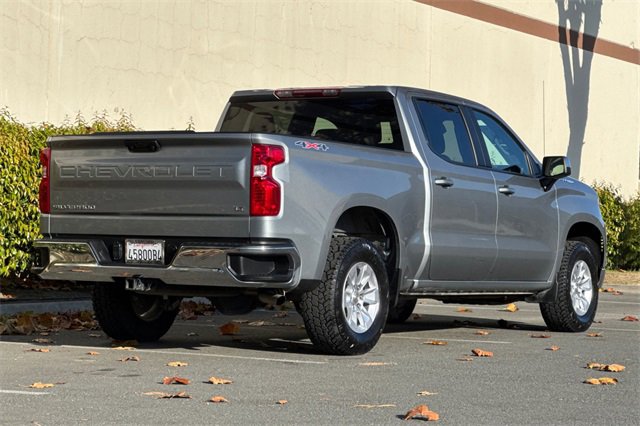 Used 2025 Chevrolet Silverado 1500 LT image 4