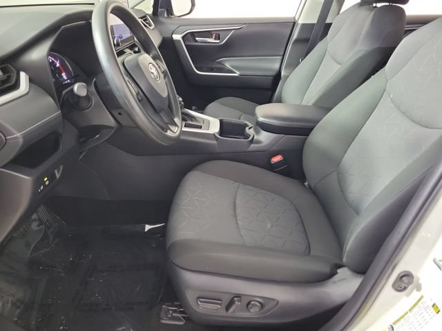 Used 2025 Toyota RAV4 XLE FWD image 19