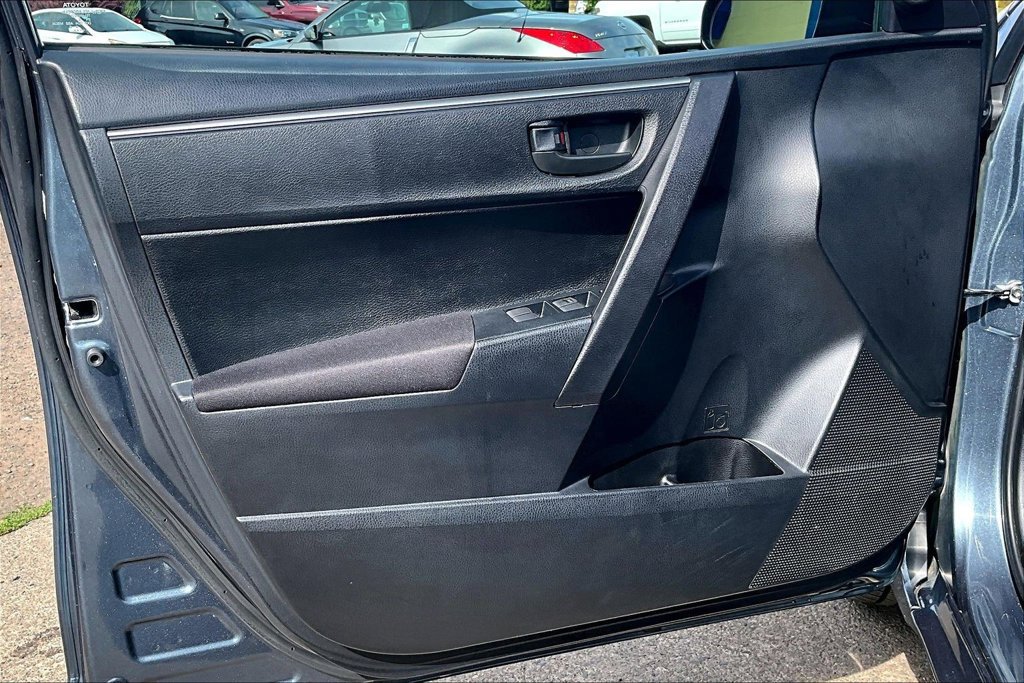 Used 2016 Toyota Corolla L FWD image 22