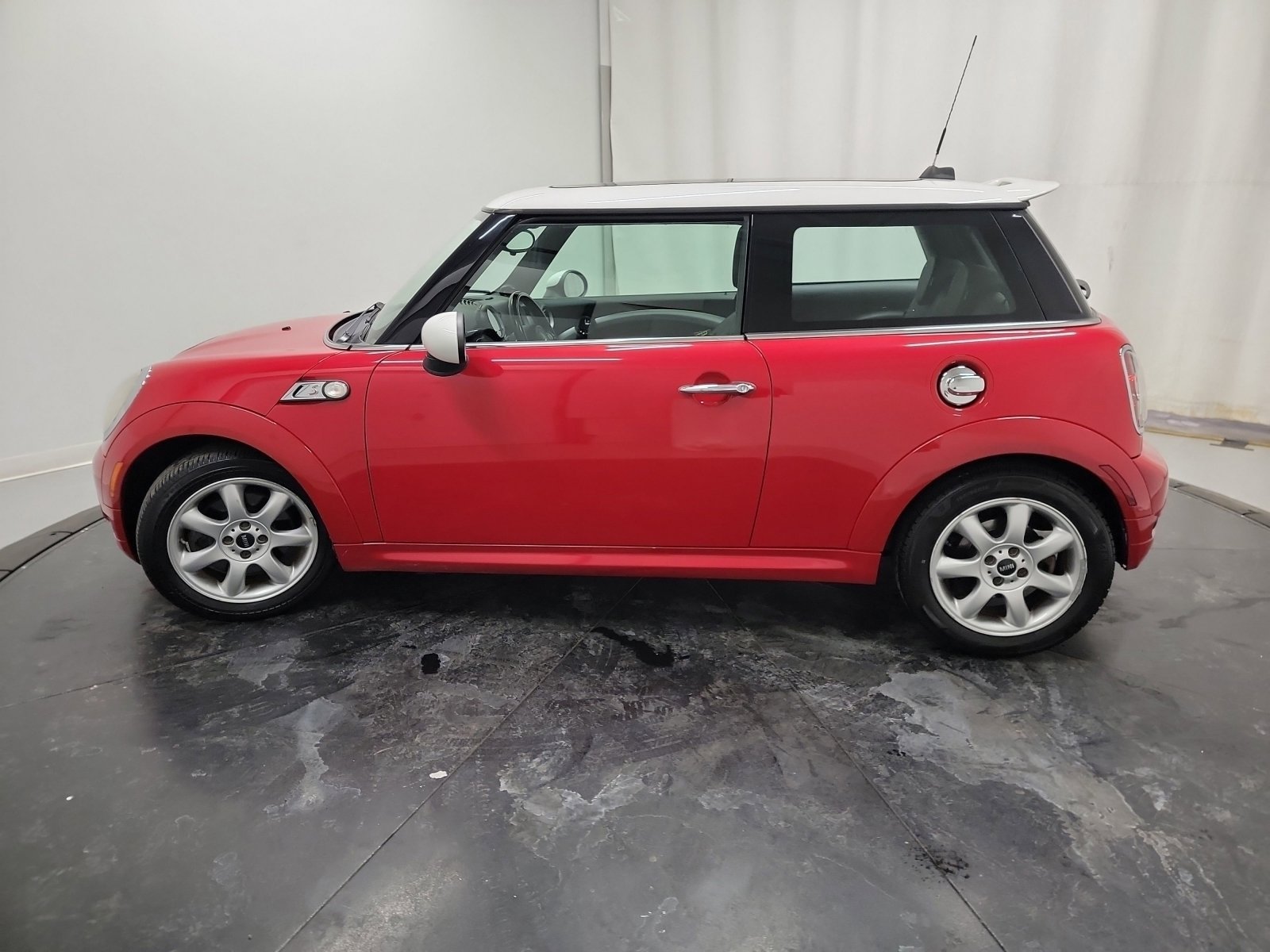 Used 2010 MINI Cooper S image 4
