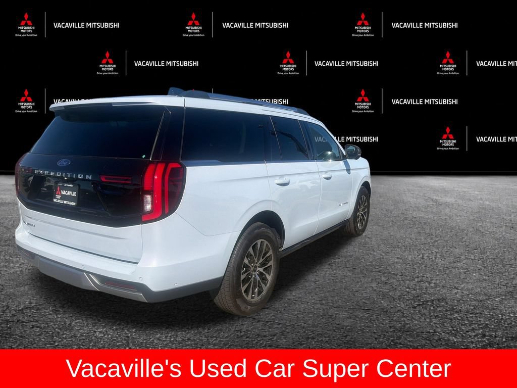 Used 2025 Ford Expedition Platinum AWD/4WD image 5