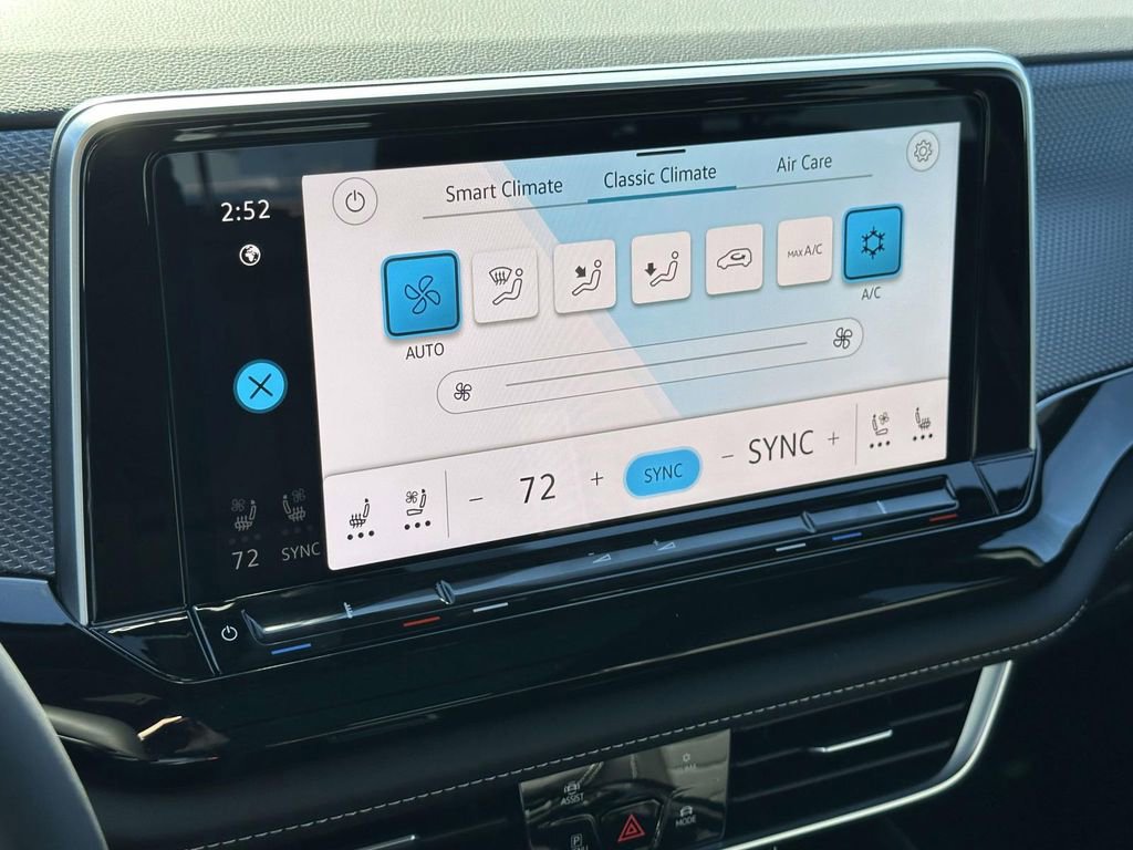 New 2026 Volkswagen Atlas Cross Sport SEL R-Line image 24