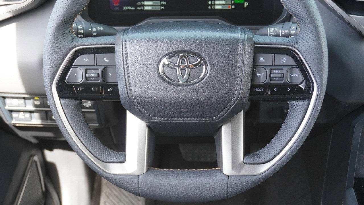 Used 2026 Toyota Sequoia Capstone image 32