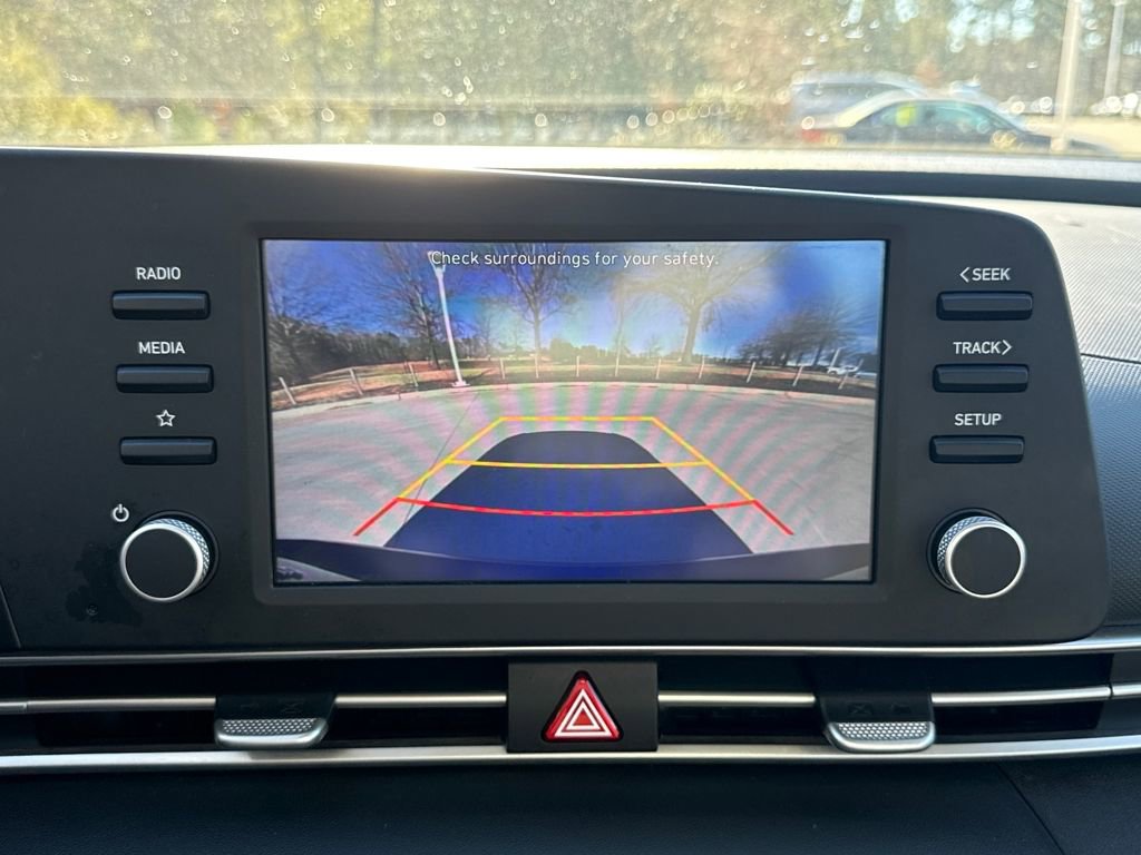 Used 2021 Hyundai Elantra SE image 24