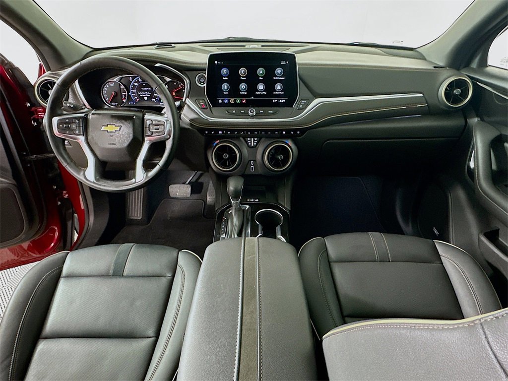 Used 2025 Chevrolet Blazer Premier w/ Driver Confidence II Package image 3