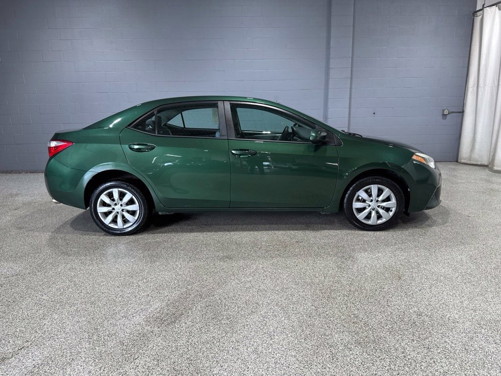 Used 2014 Toyota Corolla LE FWD image 3
