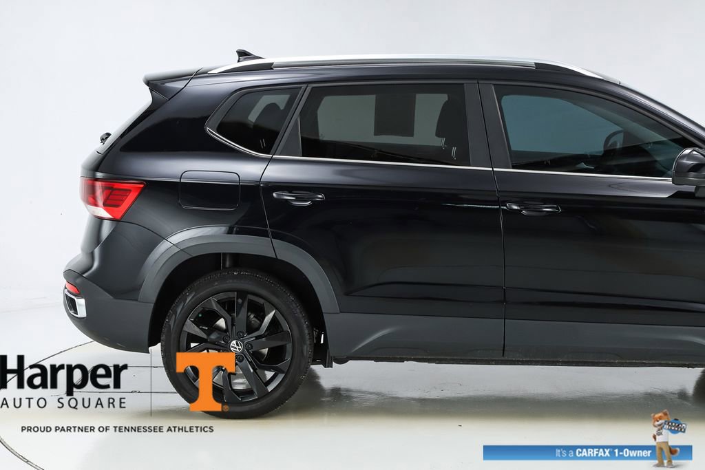 Used 2023 Volkswagen Taos SE w/ Panoramic Sunroof Package FWD image 49