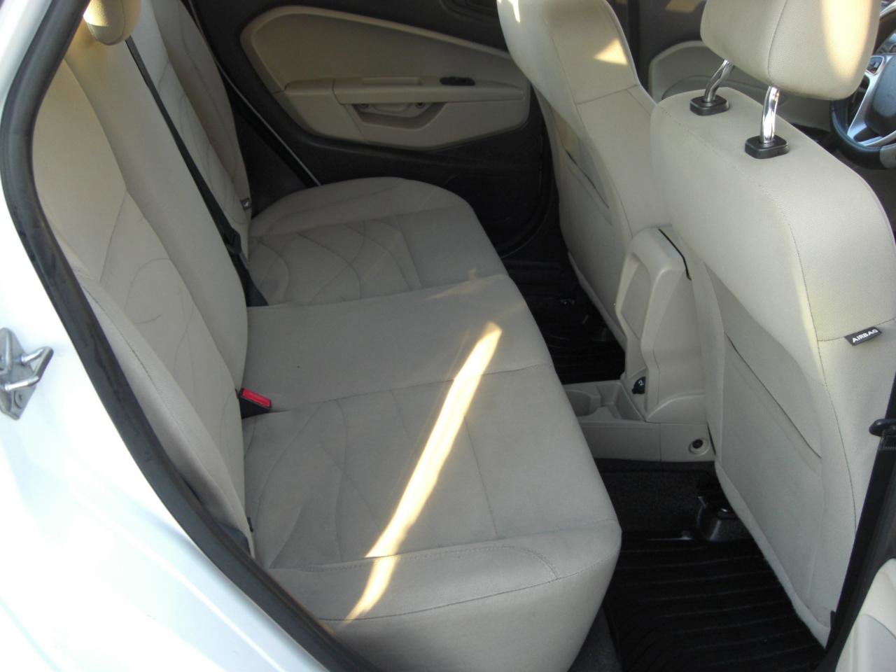 Used 2017 Ford Fiesta SE image 18