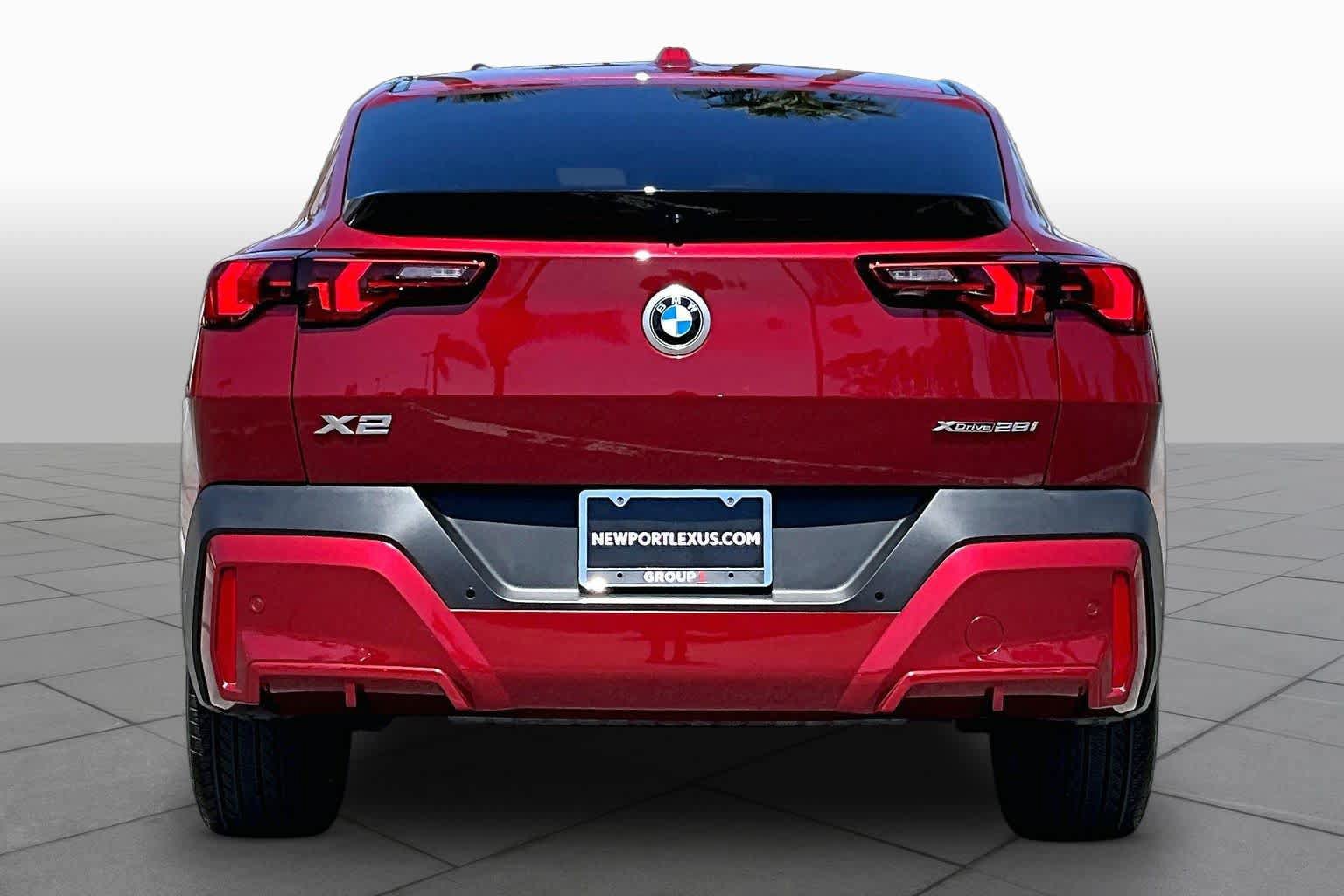 Used 2025 BMW X2 xDrive28i w/ Premium Package AWD/4WD image 4