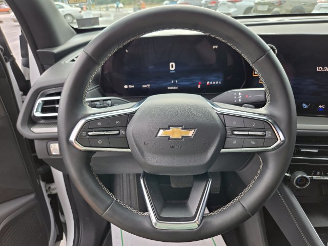 Used 2026 Chevrolet Traverse LT AWD/4WD image 32