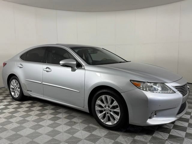 Used 2013 Lexus ES 300h w/ Luxury Pkg FWD image 10