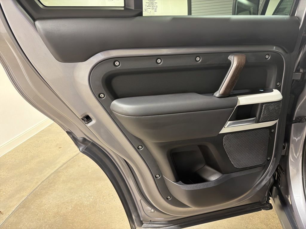 Used 2020 Land Rover Defender 110 HSE image 20