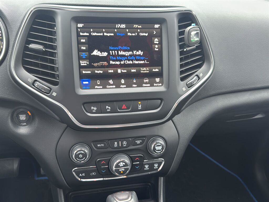 Used 2023 Jeep Cherokee Altitude Lux AWD/4WD image 18