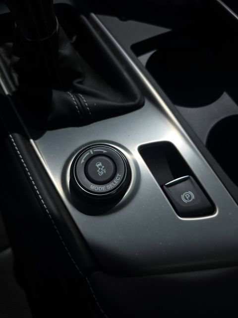 Used 2015 Chevrolet Corvette Z06 w/ 3LZ Preferred Equipment Group RWD image 21