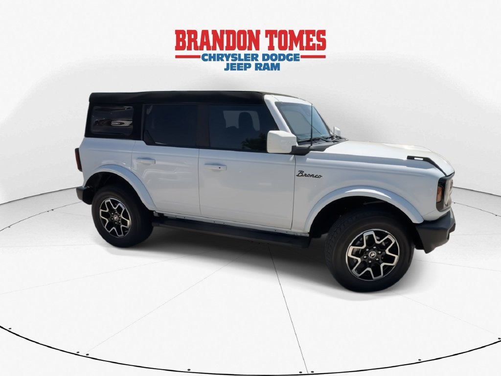 Used 2024 Ford Bronco Outer Banks AWD/4WD image 9
