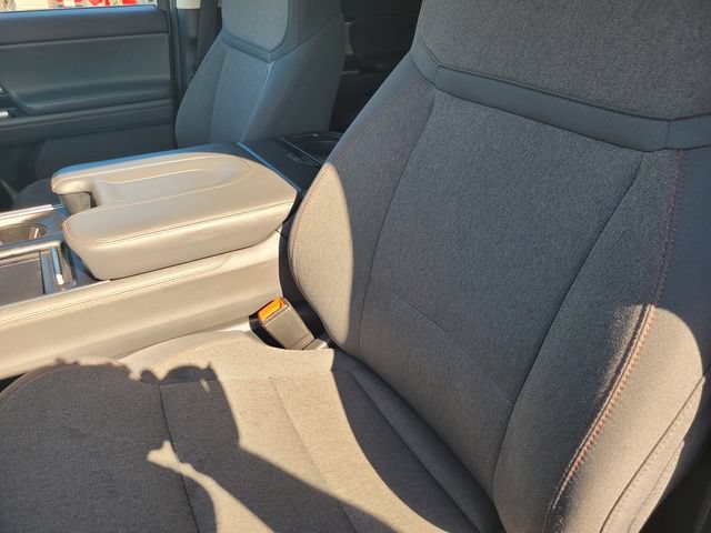 Used 2025 Ford Expedition Active AWD/4WD image 13
