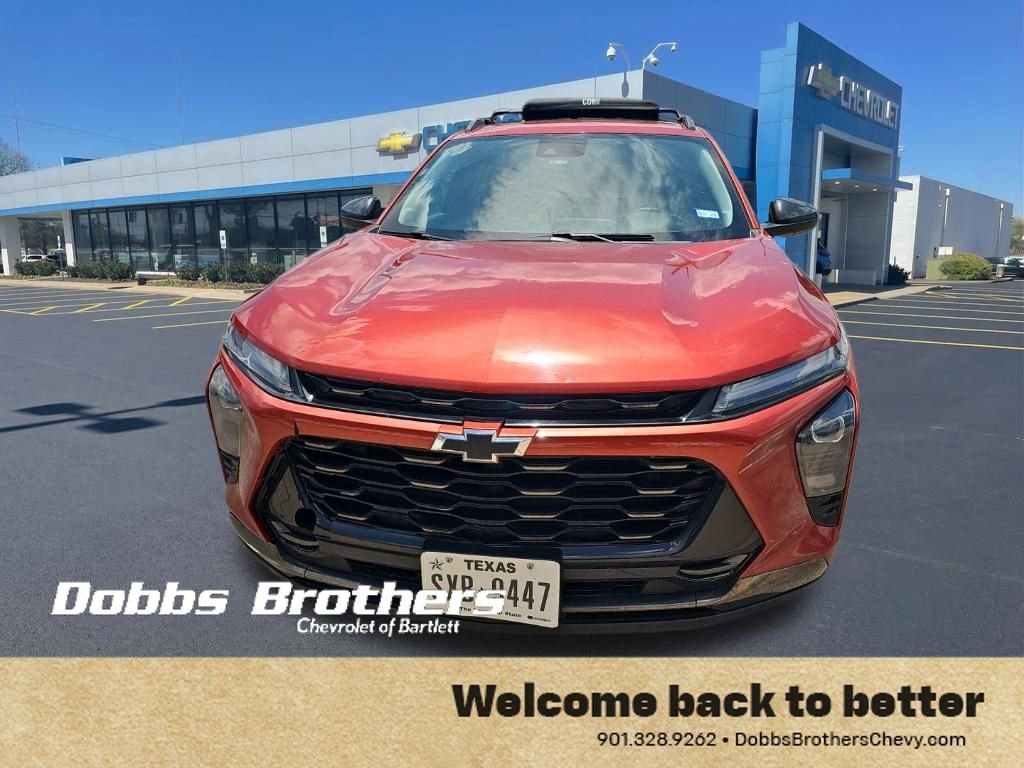 Used 2024 Chevrolet Trax ACTIV w/ Sunroof Package FWD image 2