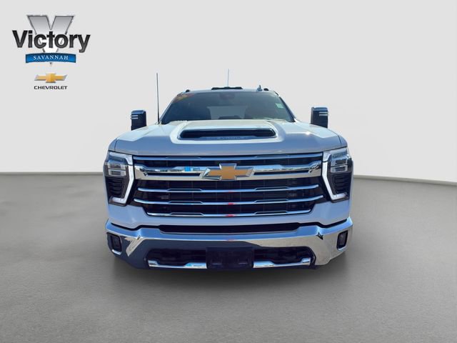 Used 2025 Chevrolet Silverado 3500 LTZ AWD/4WD image 22