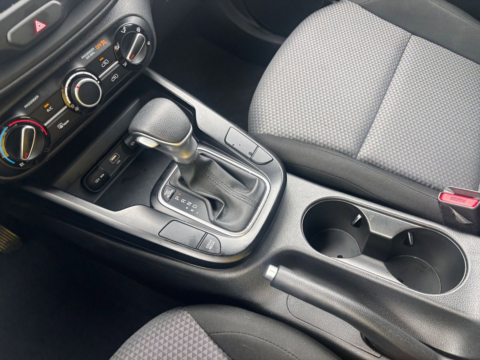 Used 2025 Kia Soul LX w/ LX Technology Package FWD image 39
