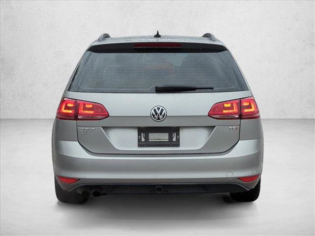 Used 2017 Volkswagen Golf SE image 6