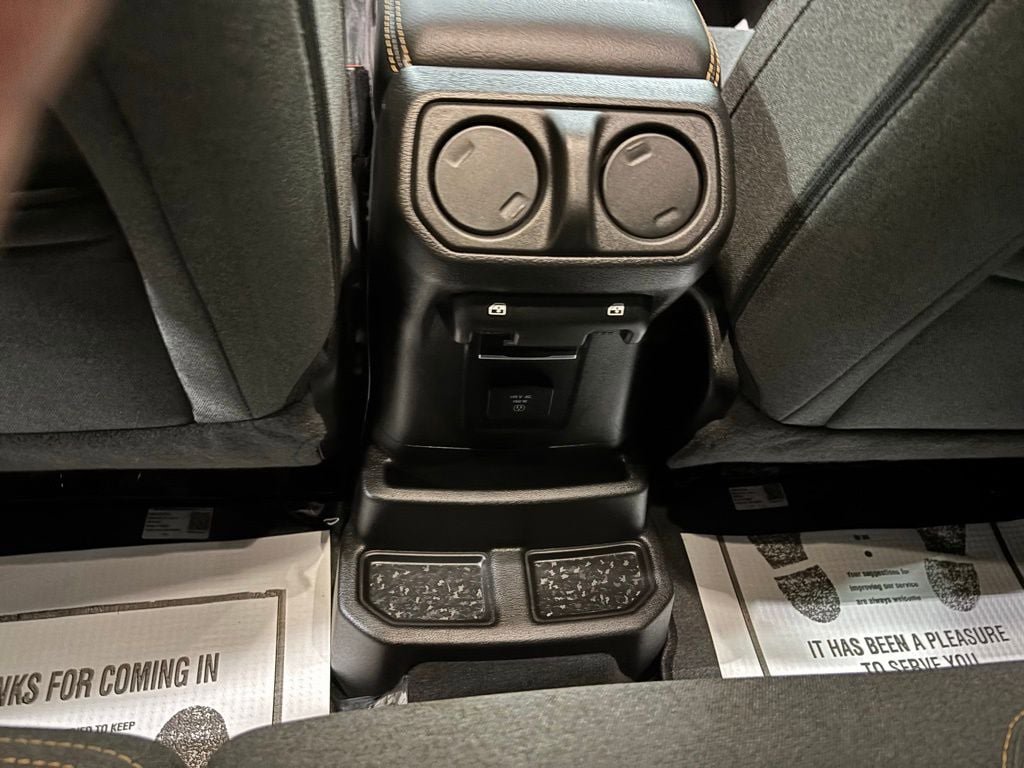 Used 2025 Jeep Wrangler Unlimited Sahara w/ Safety Group AWD/4WD image 16