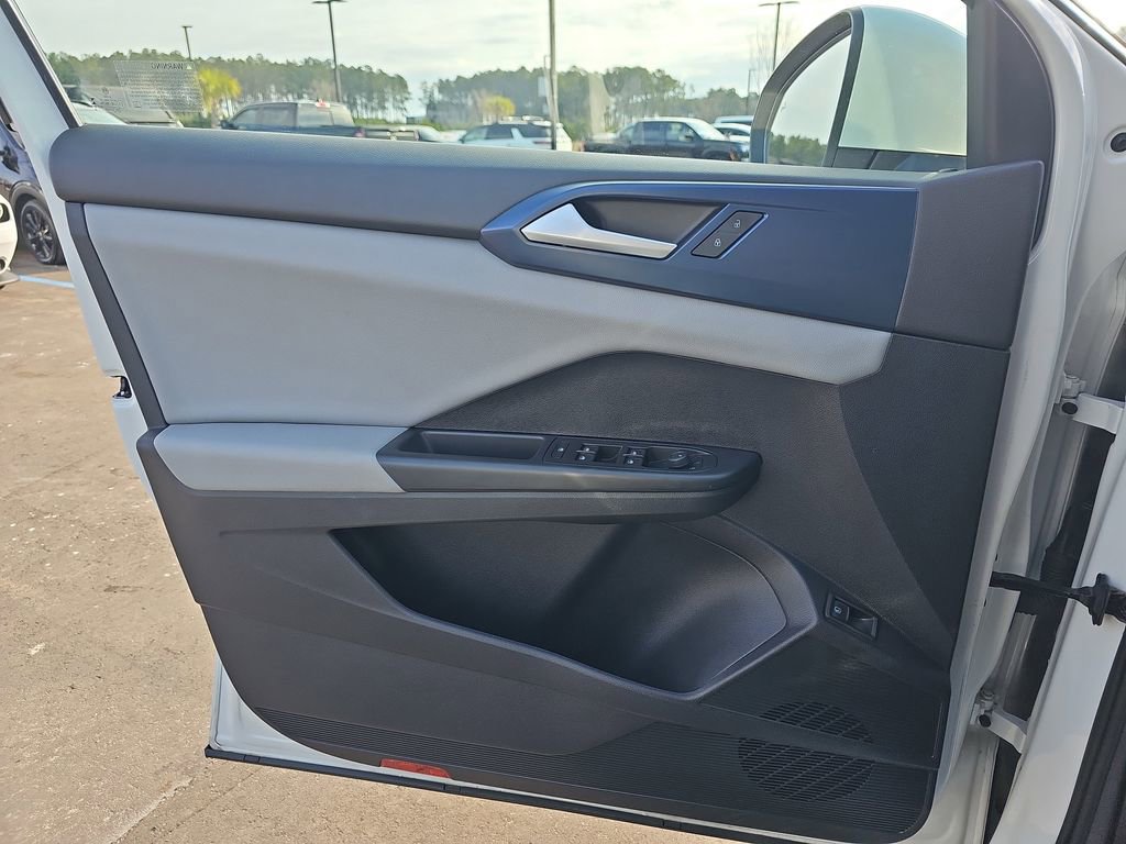 Used 2022 Volkswagen Taos SE w/ Panoramic Sunroof Package image 29