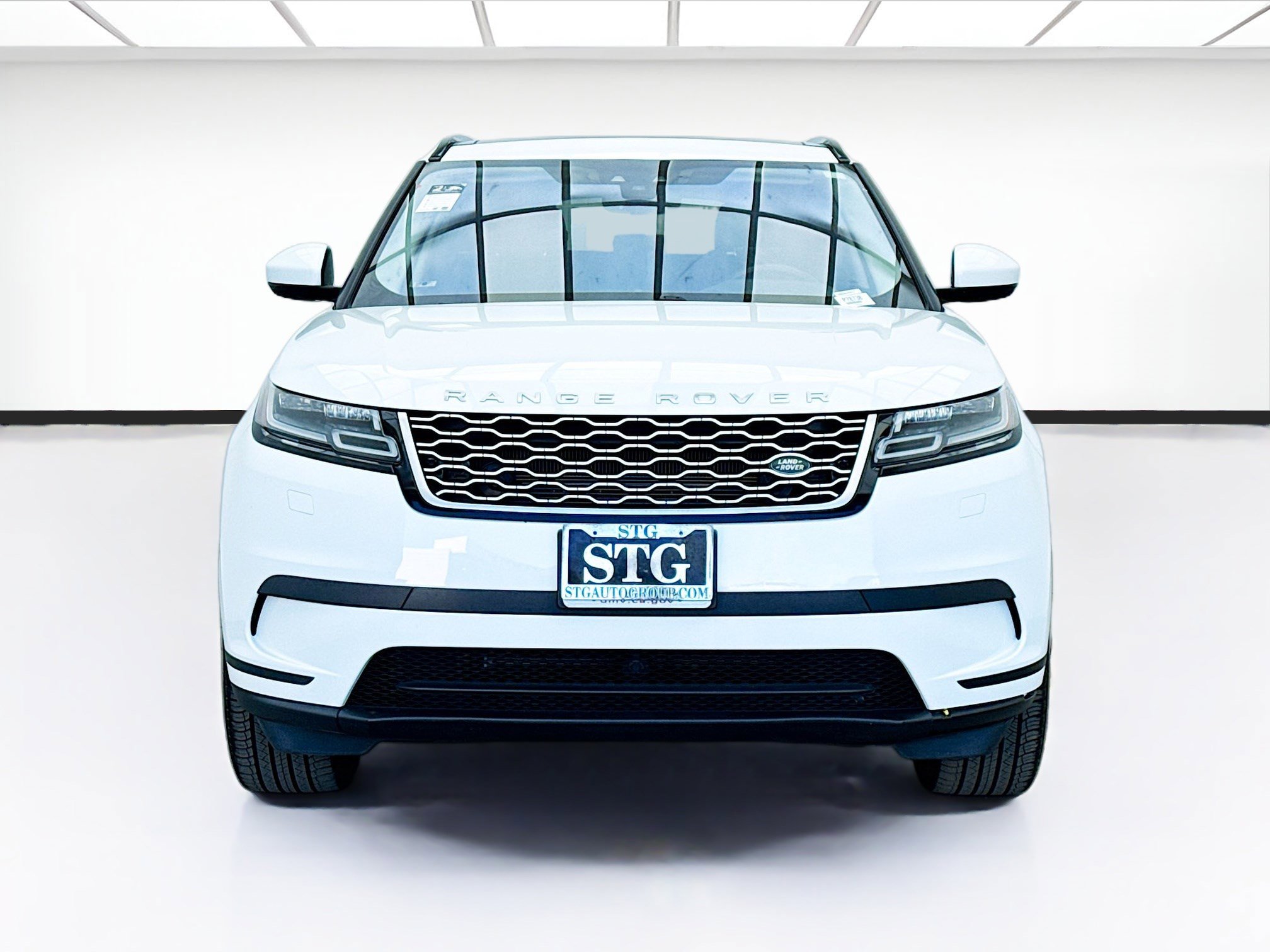 Used 2018 Land Rover Range Rover Velar S AWD/4WD image 2