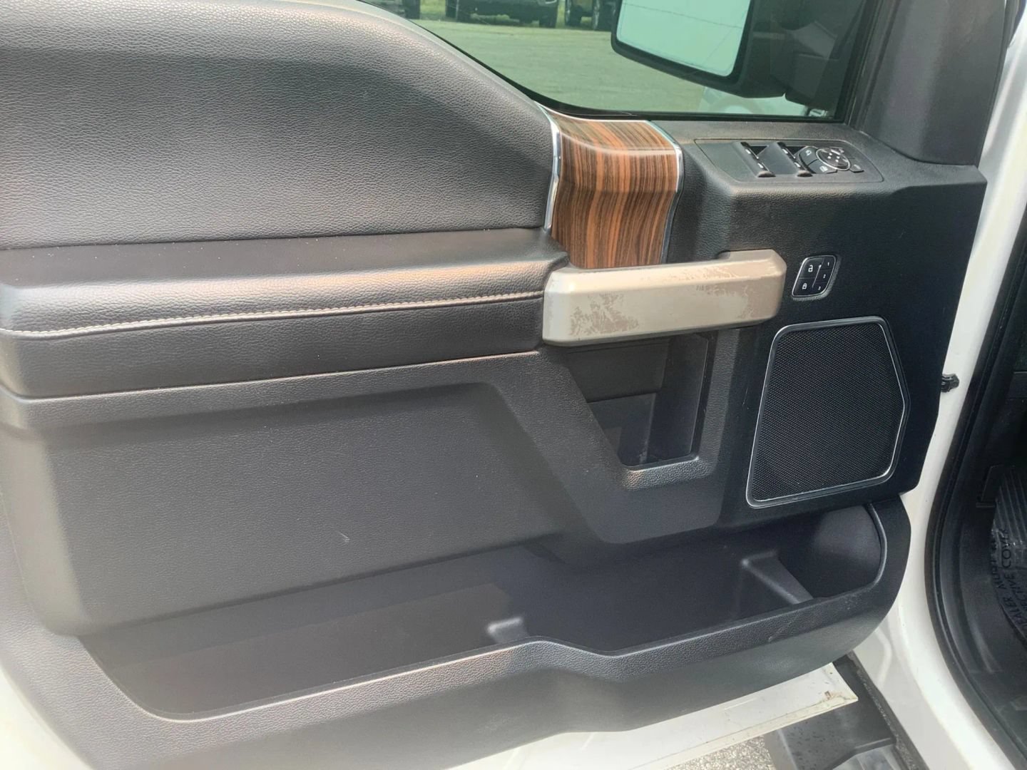 Used 2017 Ford F150 Lariat AWD/4WD image 23