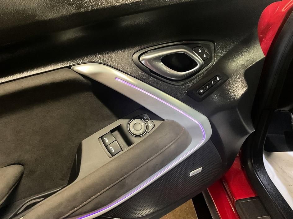 Used 2020 Chevrolet Camaro ZL1 RWD image 25
