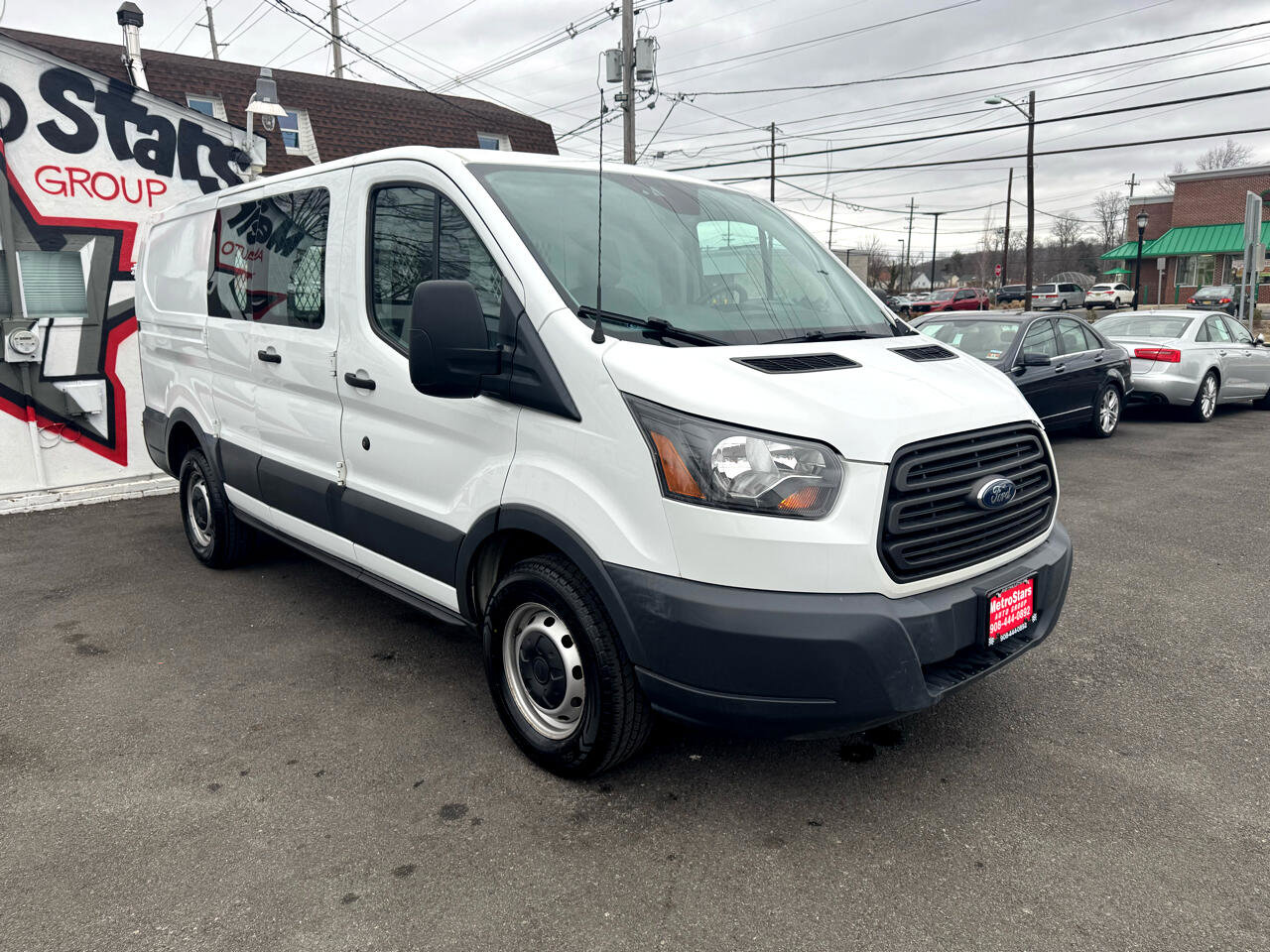 Used 2018 Ford Transit 250 130 Low Roof image 9