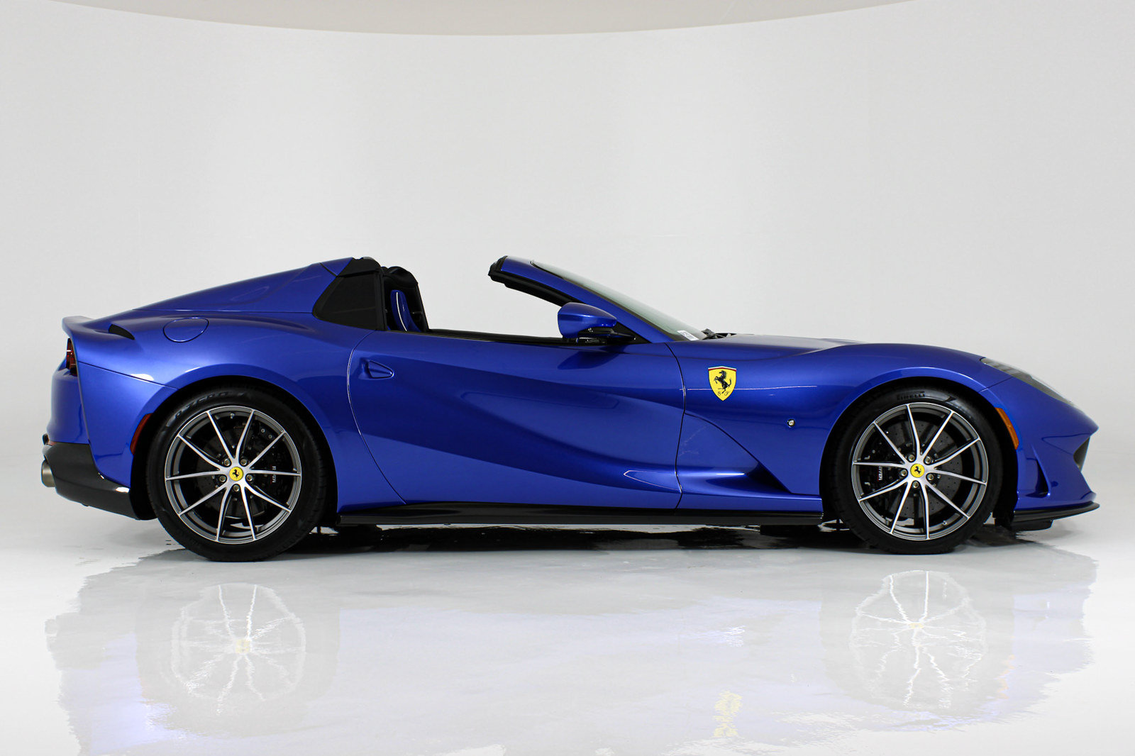 Certified 2022 Ferrari 812 GTS RWD image 41