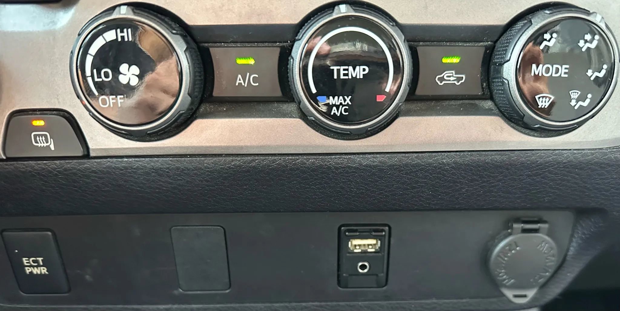 Used 2017 Toyota Tacoma SR image 21