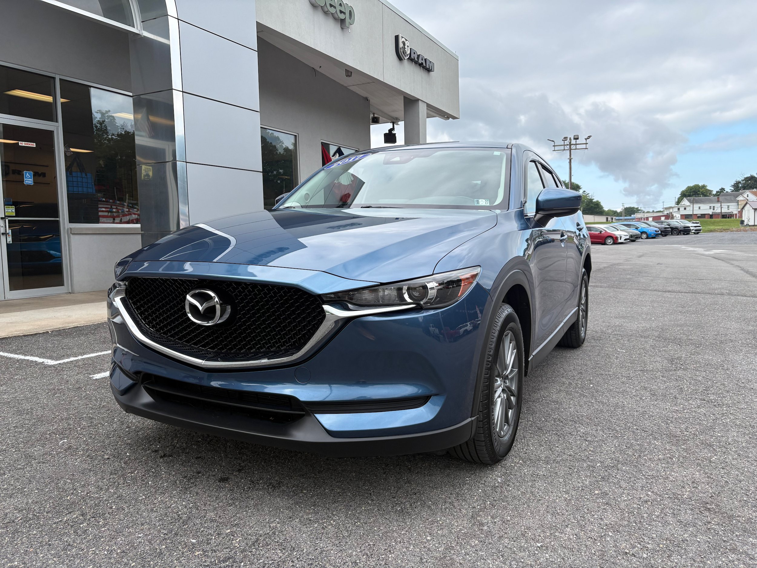 Used 2017 MAZDA CX-5 Touring AWD/4WD image 3