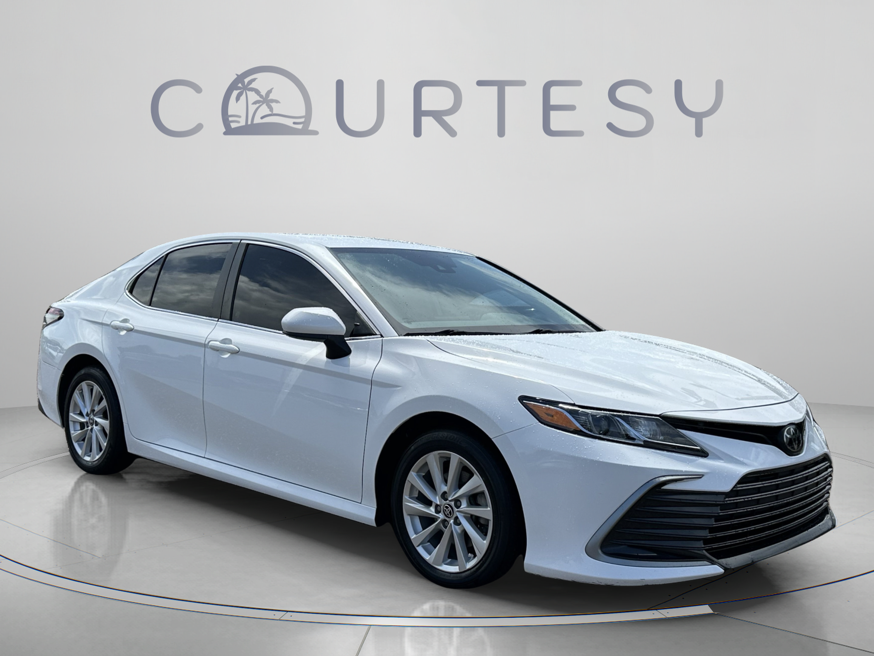 Used 2023 Toyota Camry LE FWD image 6