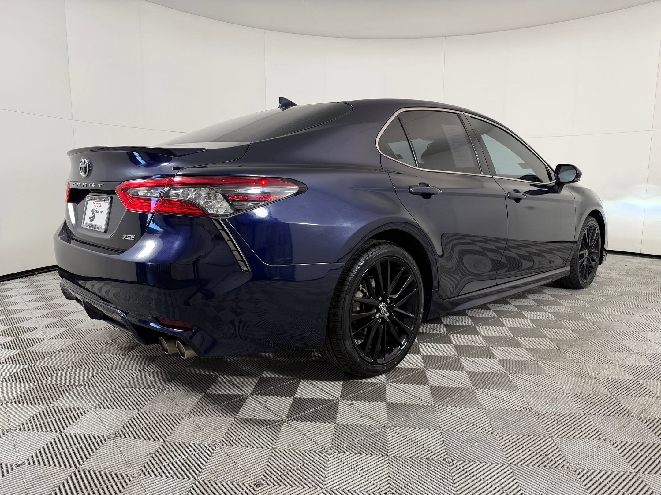 Used 2021 Toyota Camry XSE w/ Carpet Mat Package (TMS) FWD image 8