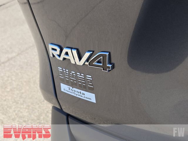 Used 2024 Toyota RAV4 LE AWD/4WD image 4