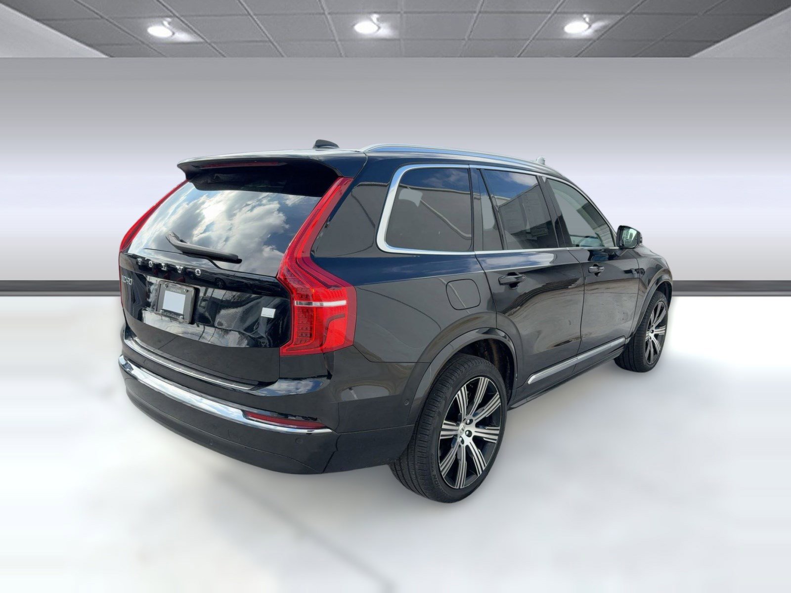 Certified 2024 Volvo XC90 T8 Ultimate w/ Protection Package Premier image 8