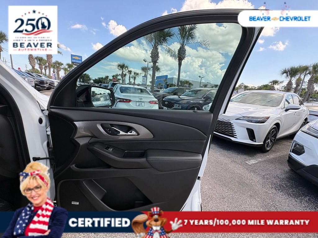 Used 2023 Chevrolet Traverse Premier w/ Redline Edition FWD image 30
