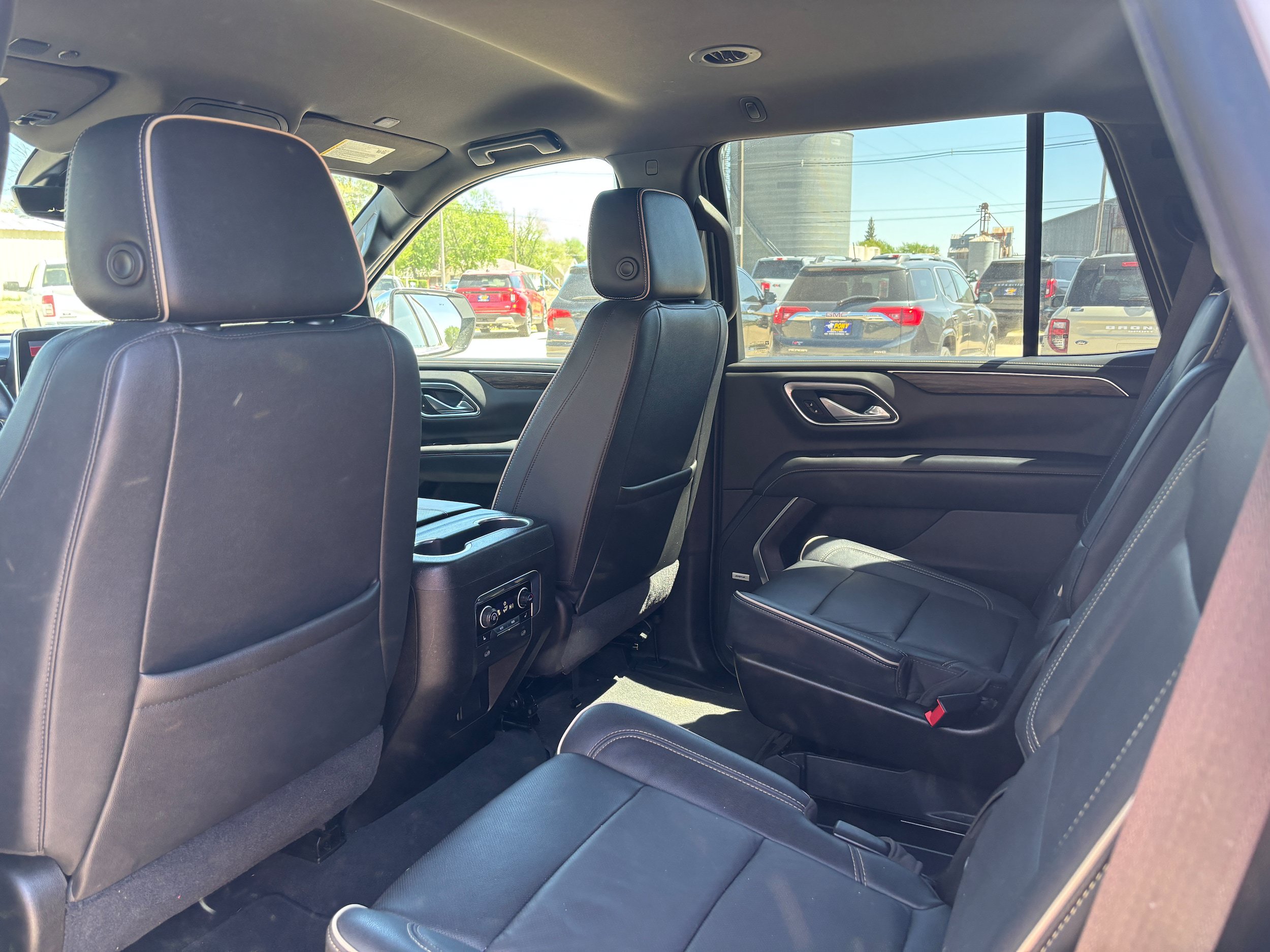 Used 2021 Chevrolet Tahoe Premier AWD/4WD image 11