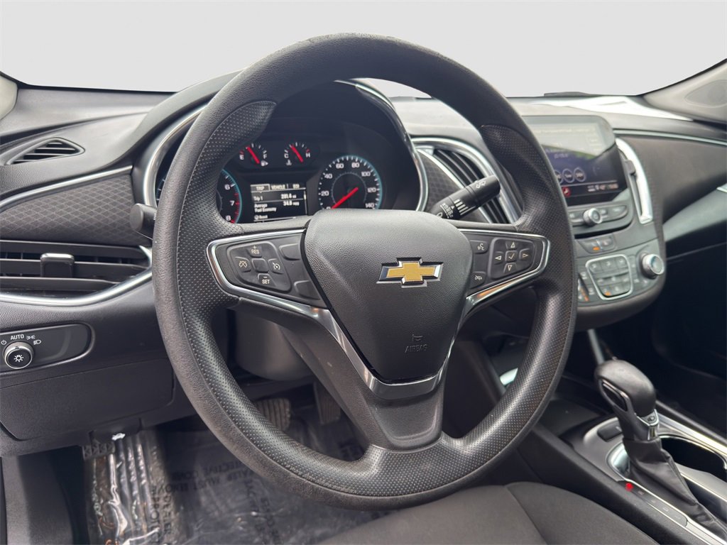 Used 2021 Chevrolet Malibu LT image 9