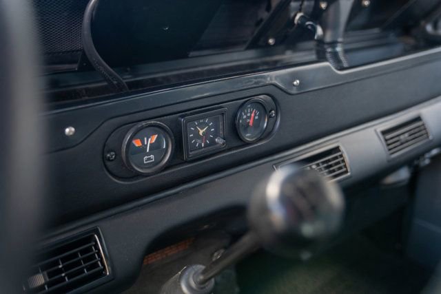 Used 1993 Land Rover Defender 110 image 39