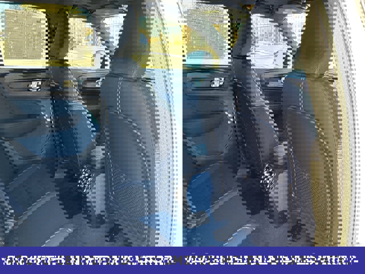 Certified 2023 Volvo XC40 Recharge Ultimate image 33