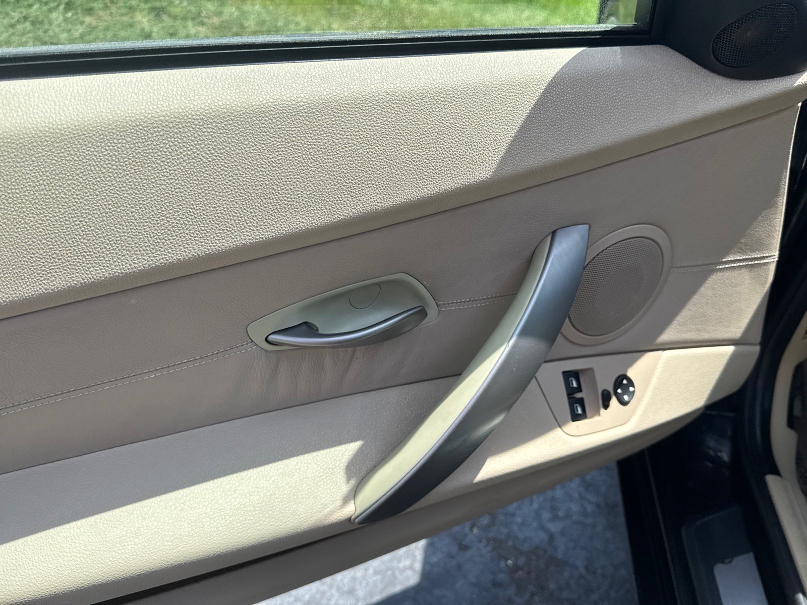 Used 2005 BMW Z4 2.5i RWD image 6