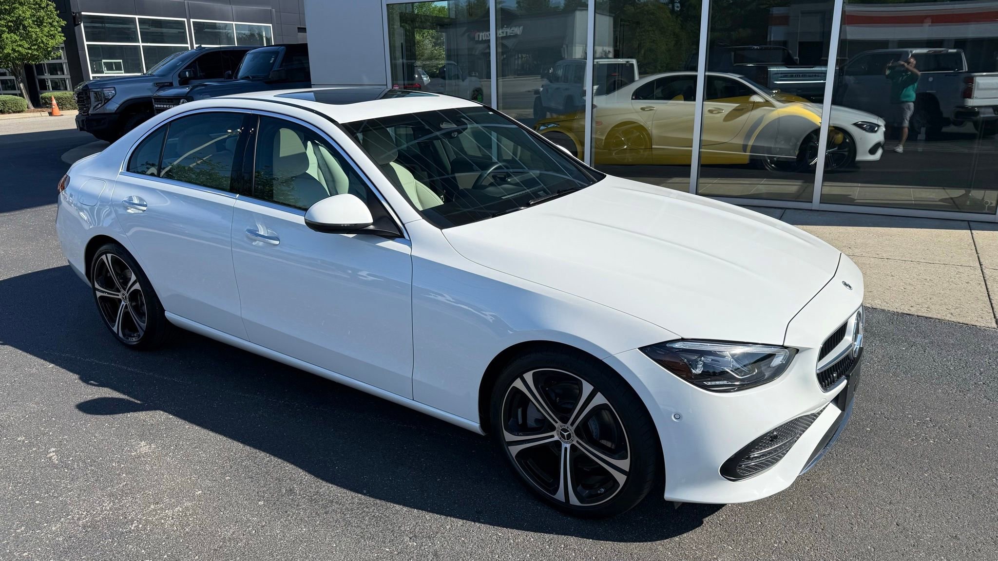 Used 2025 Mercedes-Benz C 300 Sedan image 2