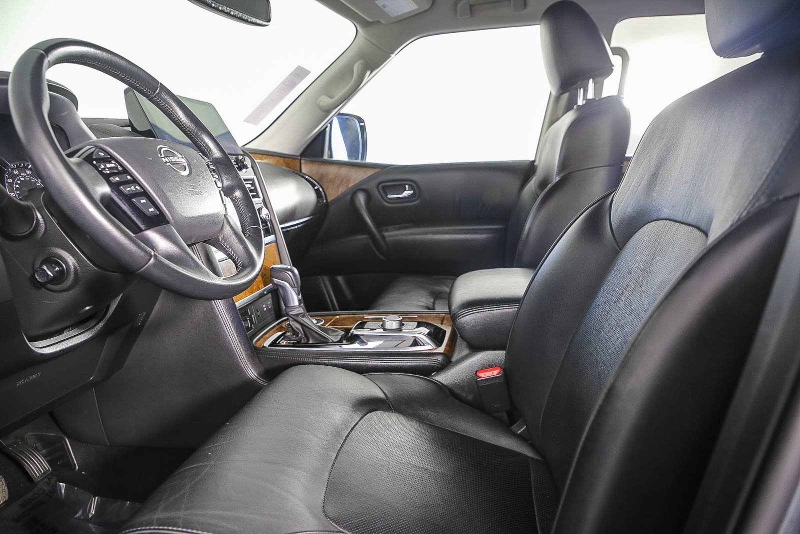 Used 2023 Nissan Armada SL w/ Captain's Chairs Package image 18