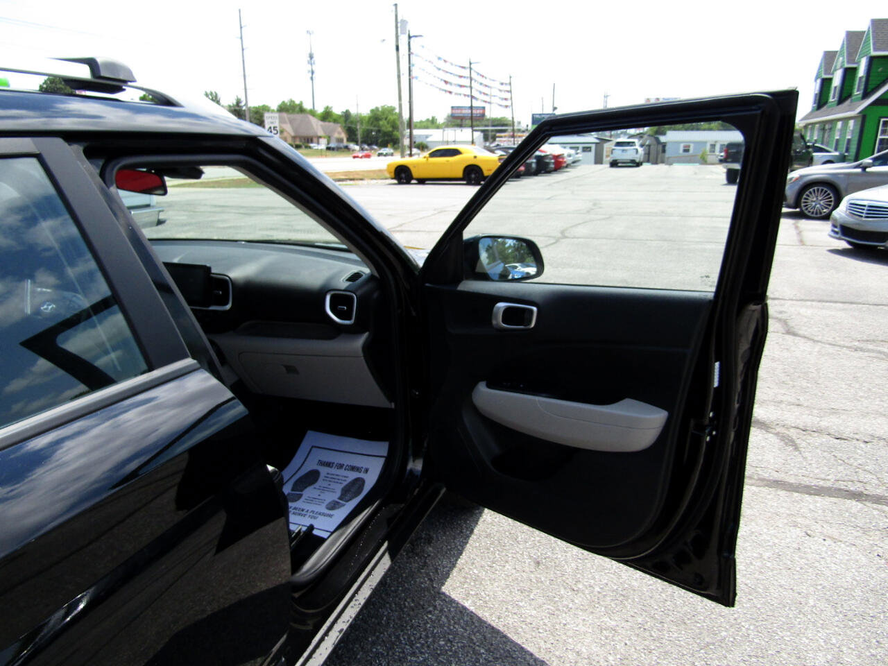 Used 2024 Hyundai Venue SEL image 26