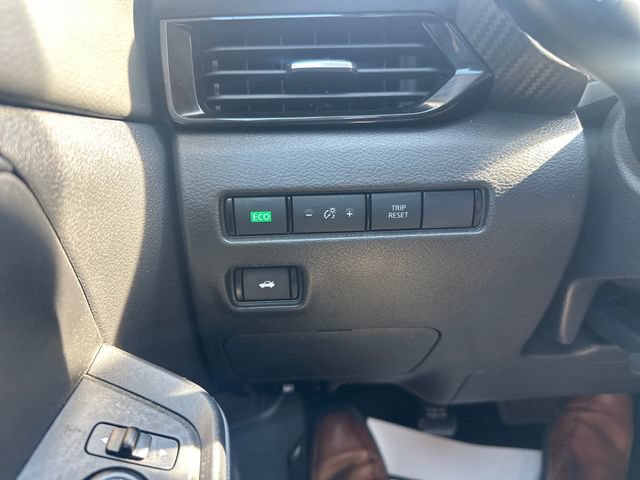 Used 2022 Nissan Sentra SV w/ Trunk Package FWD image 21