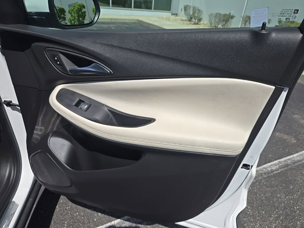 Used 2023 Buick Encore GX Essence w/ Experience Buick Package FWD image 32