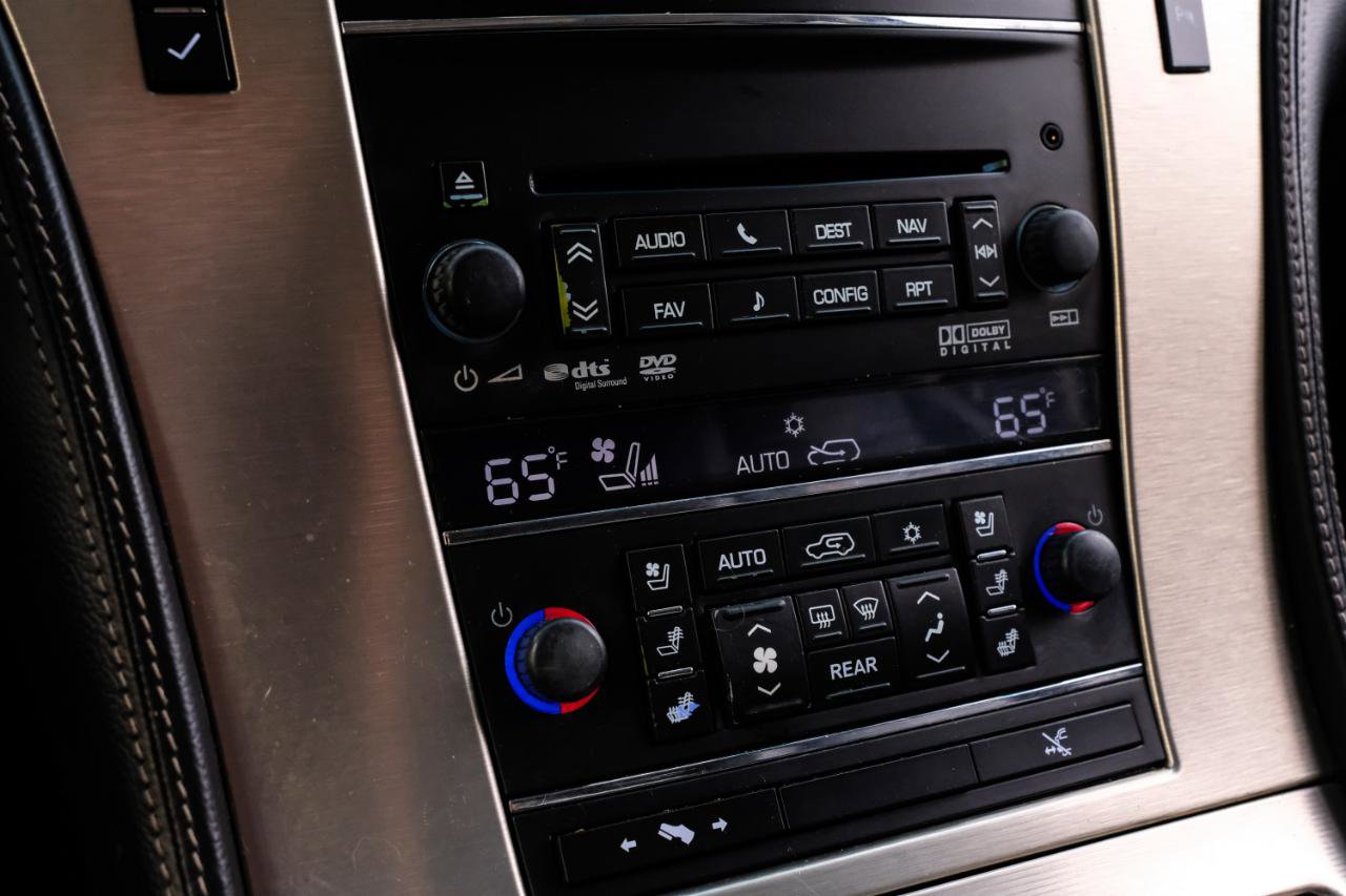 Used 2013 Cadillac Escalade Platinum RWD image 34