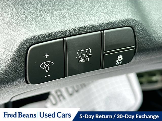 Used 2025 Hyundai Elantra SEL FWD image 14